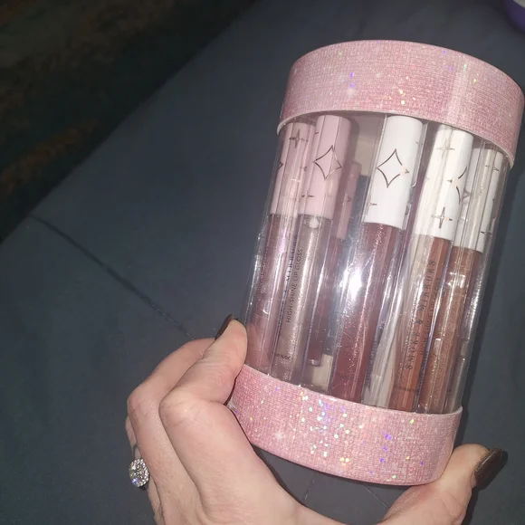 Silky Shine Lip Gloss Collection - Pink and Brown Shades - Picture 5 of 6